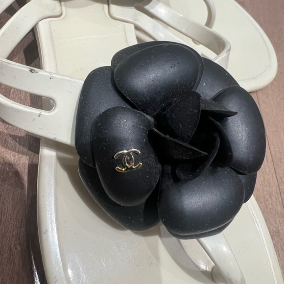 Chanel beach sandals - Picture 2 of 4